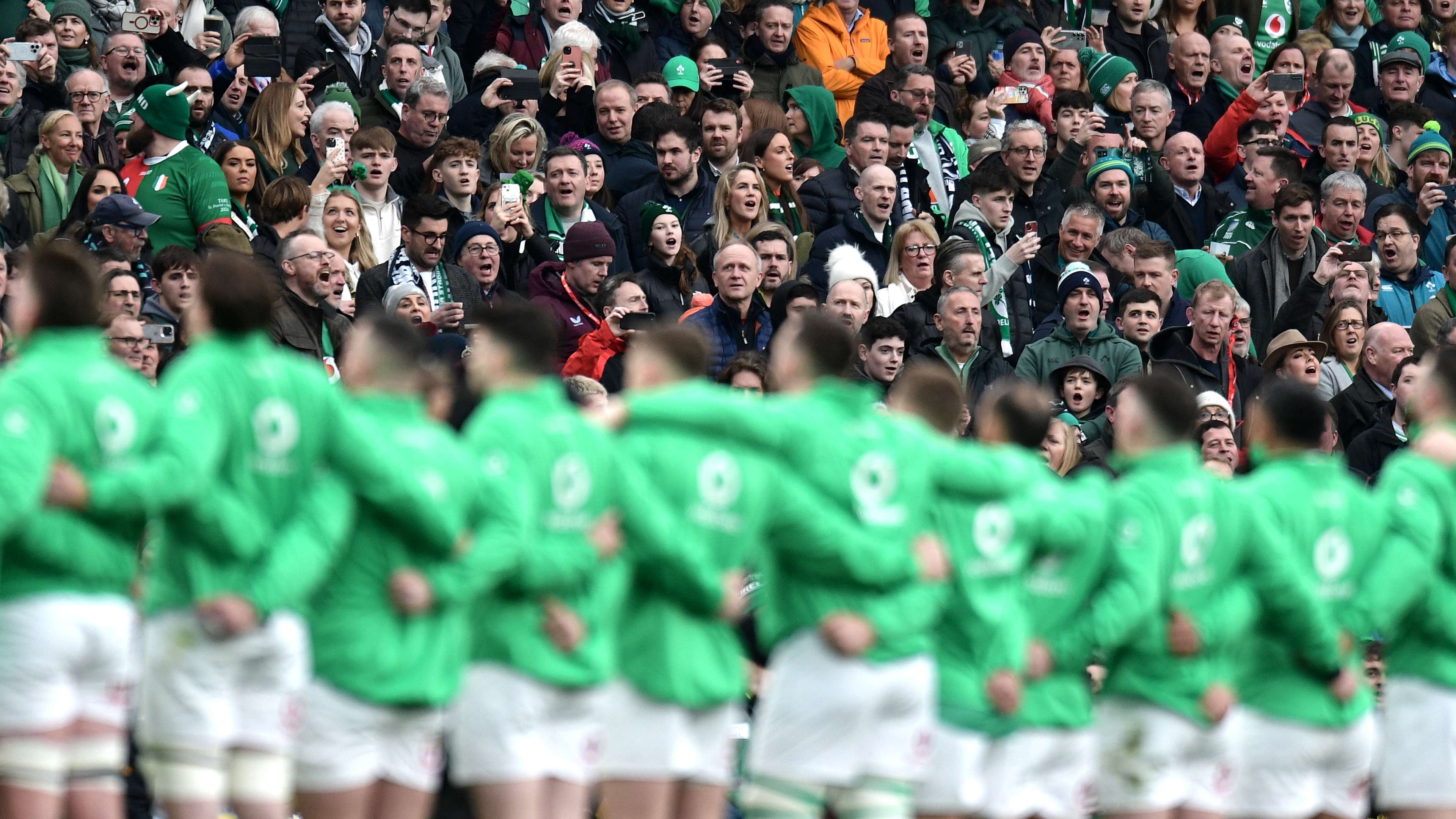 持续缺席 持续缺席